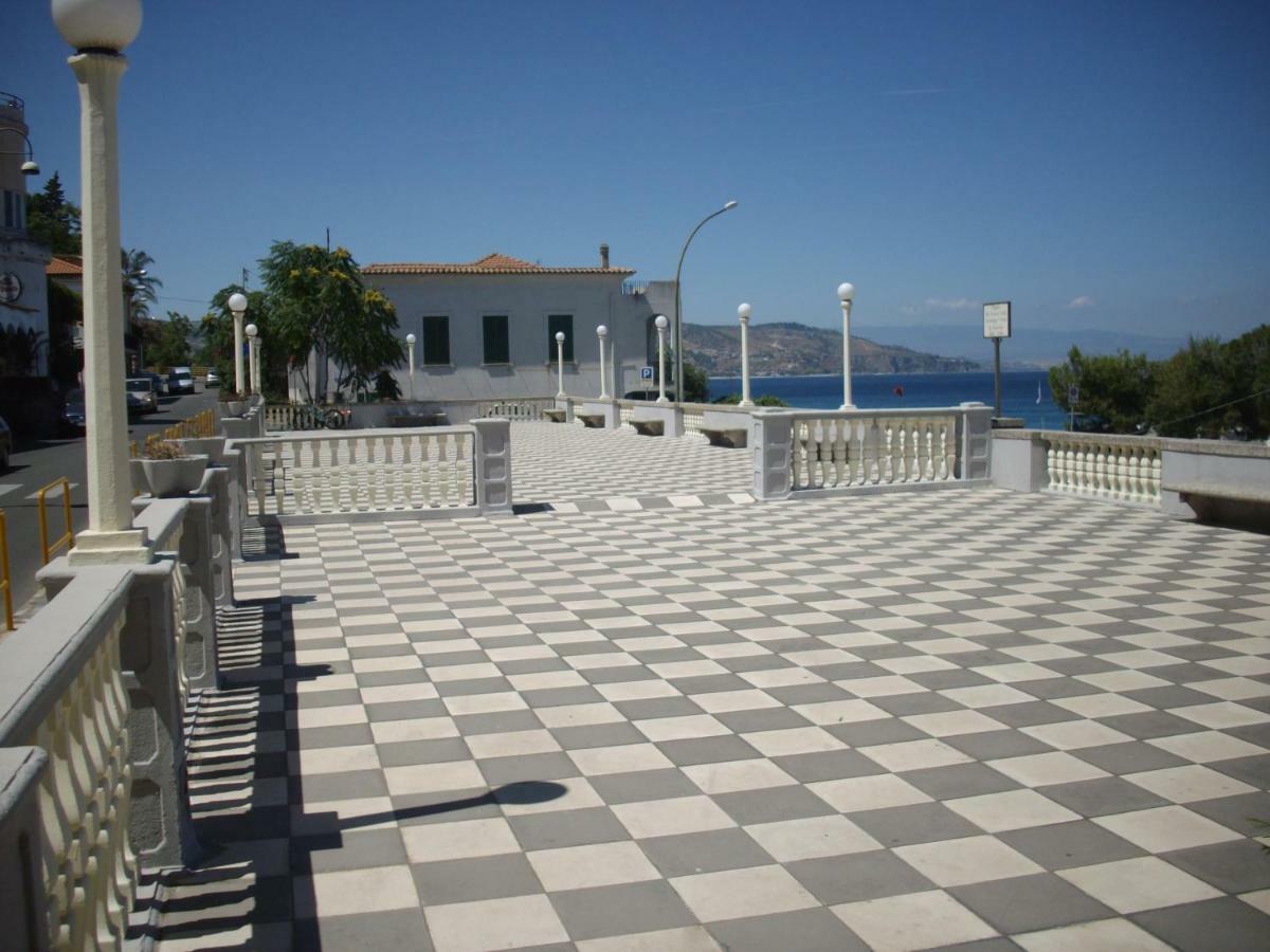 Hotel San Vincenzo Soverato Marina Exteriör bild