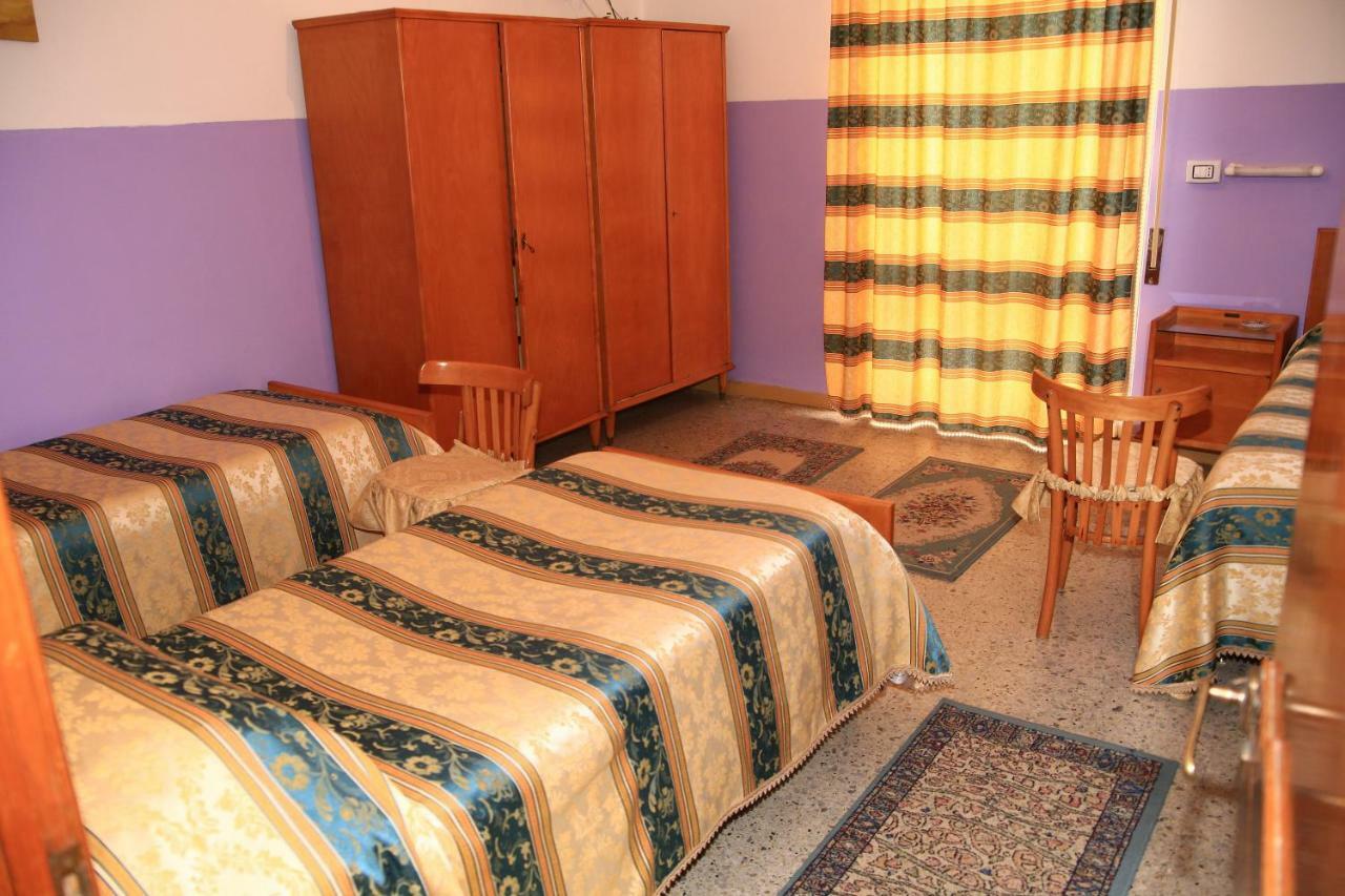 Hotel San Vincenzo Soverato Marina Exteriör bild
