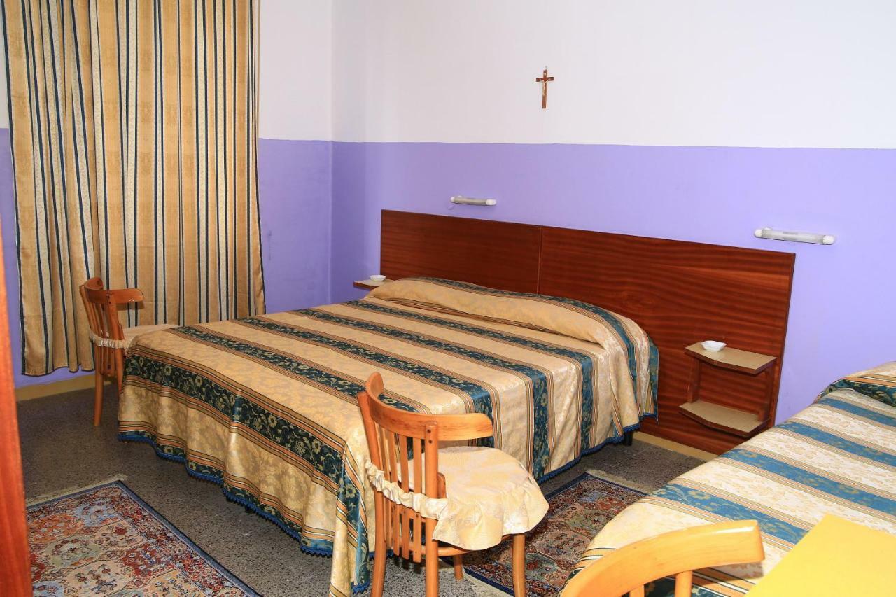 Hotel San Vincenzo Soverato Marina Exteriör bild