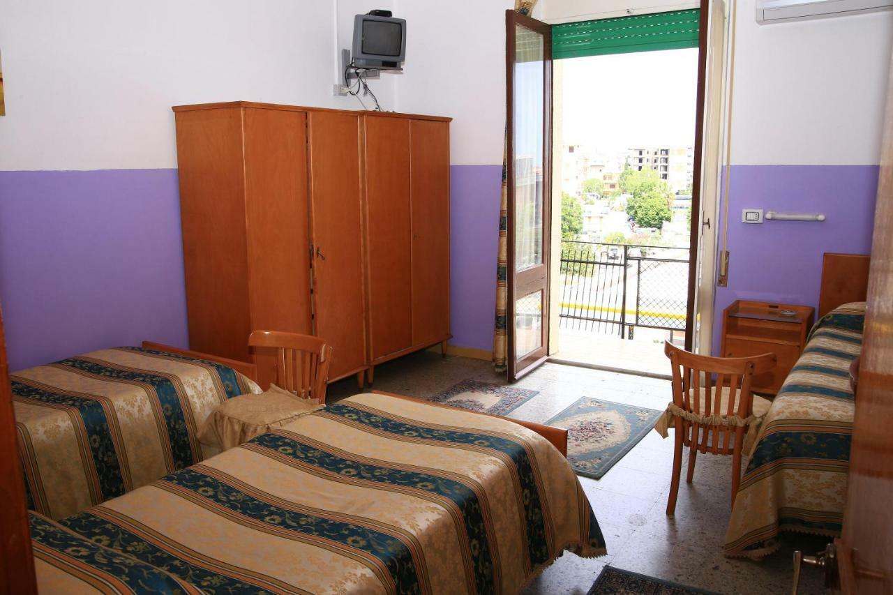Hotel San Vincenzo Soverato Marina Exteriör bild